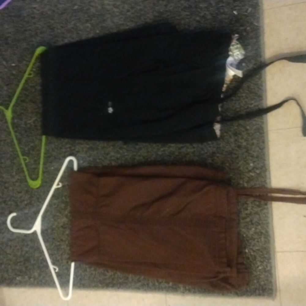 2 pairs of koi scrub pants. Nice pants.